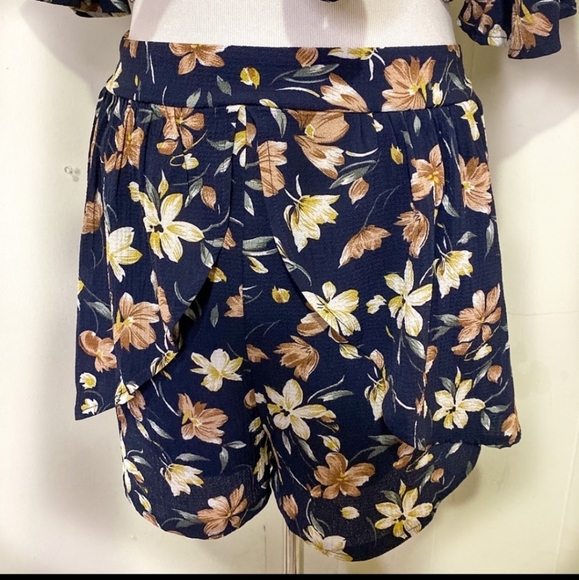 2pc Short Set - Picture 4 of 9